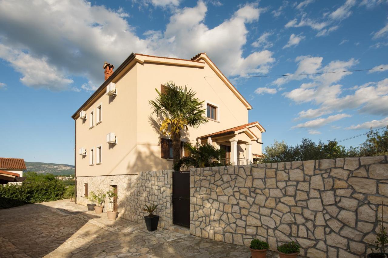 Villa Vesna With Sauna, Hot Tub Potpićan Exterior foto