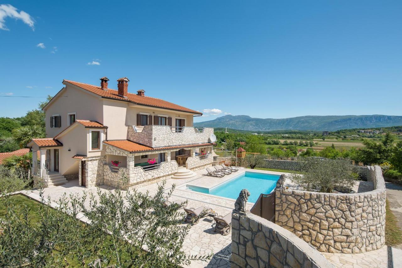 Villa Vesna With Sauna, Hot Tub Potpićan Exterior foto